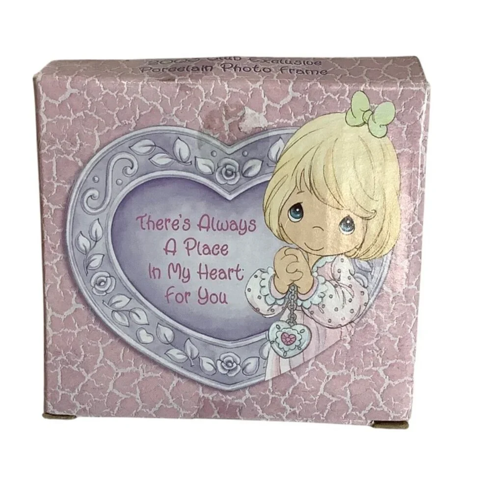 Vtg 2002 Precious Moments Collectors Club Heart-Shaped Porcelain Photo Frame Box